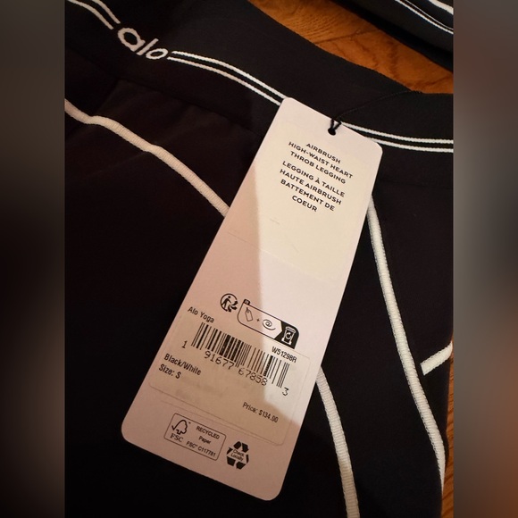ALO Yoga Black and White Leggings - Picture 2 of 5